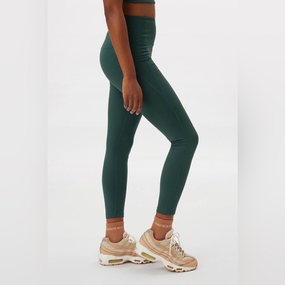 GIRLFRIEND COLLECTIVE High-Rise Compression 7/8 Leggings In Moss Green - Picture 2 of 8